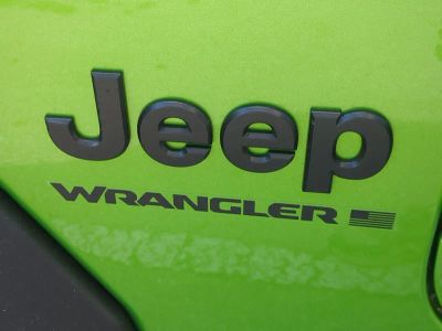 2025 Jeep Wrangler — photo 14 view