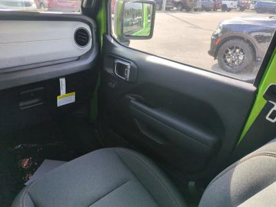 2025 Jeep Wrangler — photo 19 view