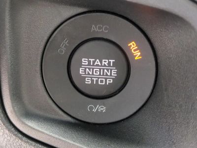 2025 Jeep Wrangler — photo 31 view