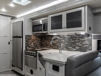 2021 Holiday Rambler Invicta - Photo 11