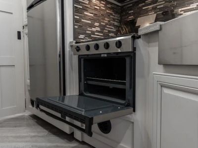 2021 Holiday Rambler Invicta - Photo 16