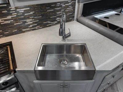 2021 Holiday Rambler Invicta - Photo 13