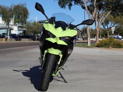 2026 Kawasaki Ninja 500 ABS Metallic Yellowish Green/Ebony - Photo 3