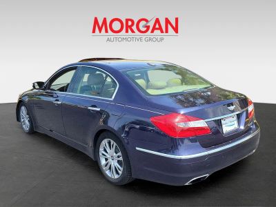2012 Hyundai Genesis — engine compartment view