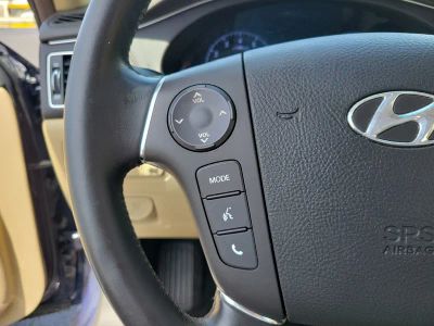 2012 Hyundai Genesis — photo 25 view