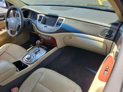 2012 Hyundai Genesis — photo 11 view