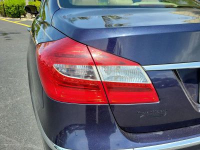 2012 Hyundai Genesis — photo 10 view