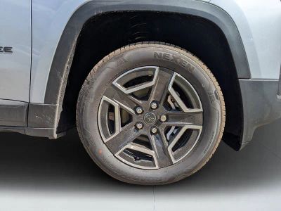 2026 Jeep Cherokee — photo 10 view