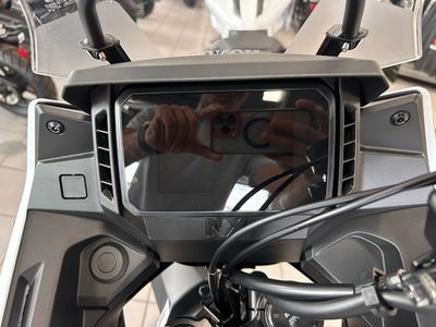 2025 Honda NX500 - Photo 5