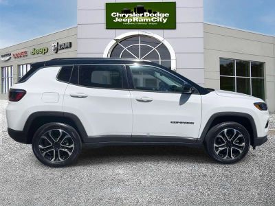 2022 Jeep Compass — detail view