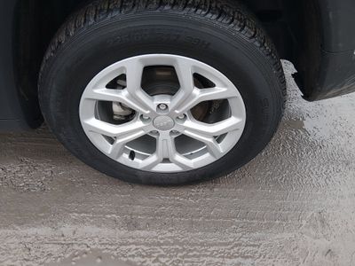 2024 Jeep Compass — photo 10 view
