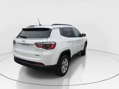 2024 Jeep Compass — photo 7 view