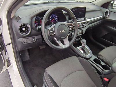 2024 Kia Forte — photo 9 view