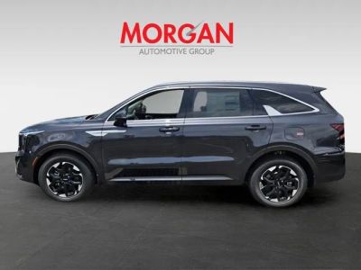 2025 Kia Sorento — rear three-quarter view