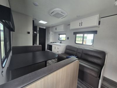 2026 Jayco Jay Flight SLX - Photo 12