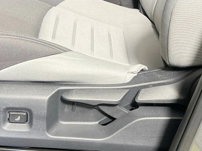 2025 Toyota Tacoma — photo 13 view