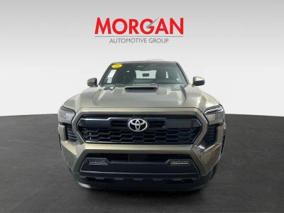 2025 Toyota Tacoma — photo 8 view