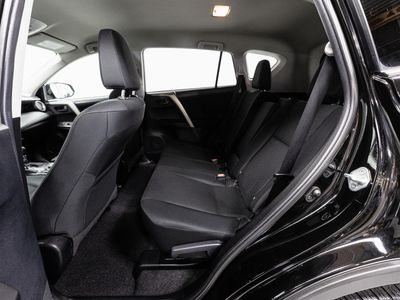 2018 Toyota RAV4 — detail view