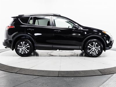 2018 Toyota RAV4 — photo 11 view
