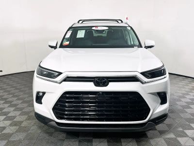 2025 Toyota Grand Highlander — photo 8 view