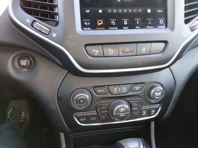 2023 Jeep Cherokee - Photo 18
