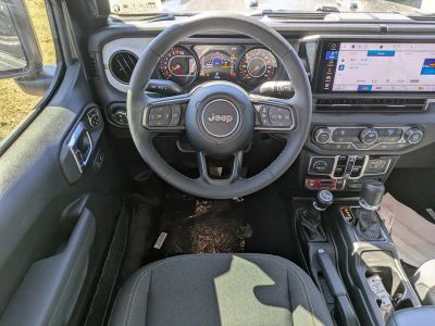 2026 Jeep Gladiator — photo 14 view