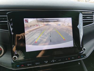 2023 Jeep Wagoneer L — photo 16 view