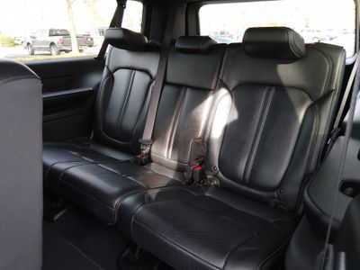 2023 Jeep Wagoneer L — photo 18 view