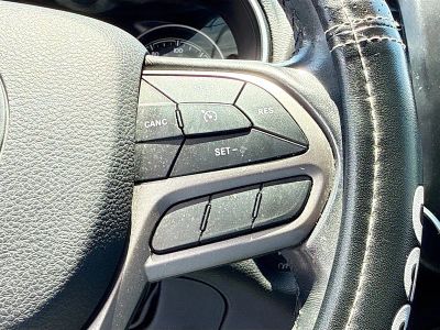 2019 Jeep Cherokee — photo 36 view
