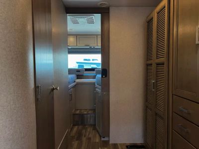 2027 Thor Motor Coach MAGNITUDE GRAND — photo 16 view