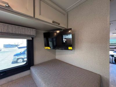 2027 Thor Motor Coach MAGNITUDE GRAND — photo 22 view