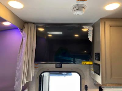 2027 Thor Motor Coach MAGNITUDE GRAND — photo 10 view