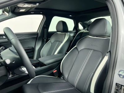 2026 Kia K5 — photo 14 view