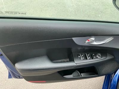 2023 Kia Forte — photo 15 view