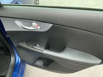 2023 Kia Forte — photo 19 view