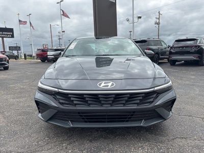 2026 Hyundai Elantra - Photo 2