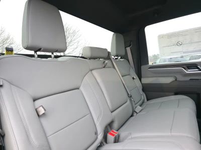 2026 GMC Sierra 3500HD — photo 13 view