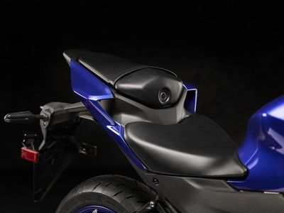 2025 Yamaha YZF-R3 - Photo 15