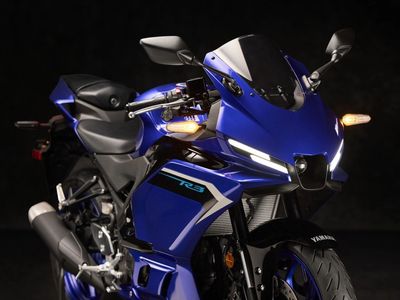 2025 Yamaha YZF-R3 - Photo 14