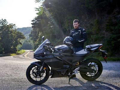 2025 Yamaha YZF-R3 - Photo 23