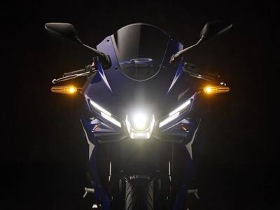 2025 Yamaha YZF-R3 - Photo 16