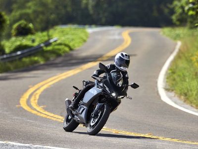 2025 Yamaha YZF-R3 - Photo 20
