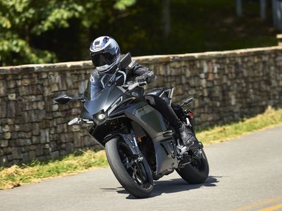 2025 Yamaha YZF-R3 - Photo 19