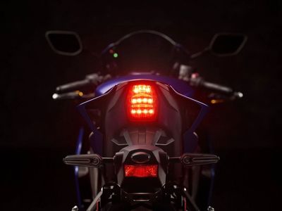 2025 Yamaha YZF-R3 - Photo 17
