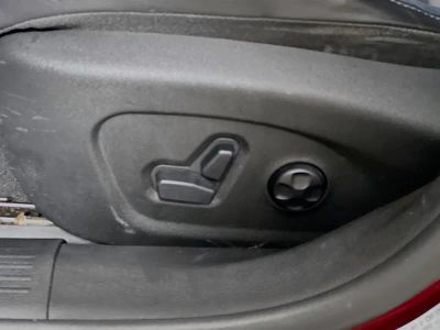 2015 Chrysler 200 — photo 13 view