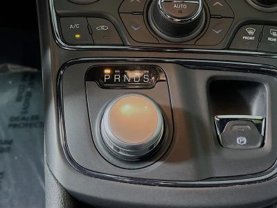 2015 Chrysler 200 — photo 21 view