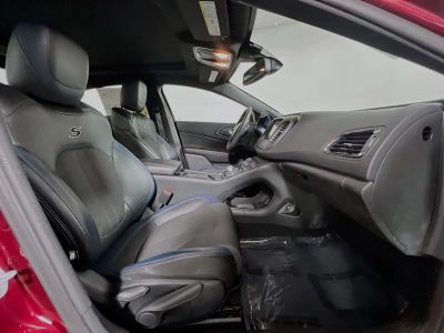 2015 Chrysler 200 — photo 28 view