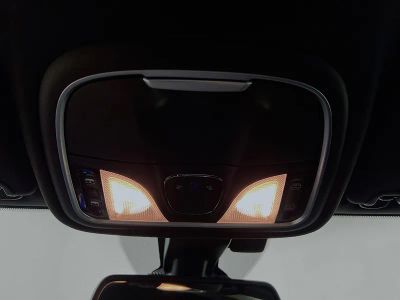 2015 Chrysler 200 — photo 18 view