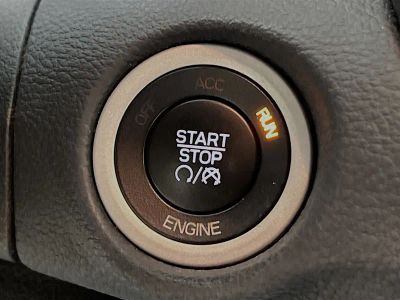 2015 Chrysler 200 — photo 20 view