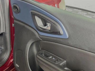 2015 Chrysler 200 — photo 29 view